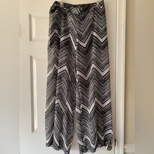 NWT Bisou Bisou Chevron Palazzo Pants Sheer with black shorts Large